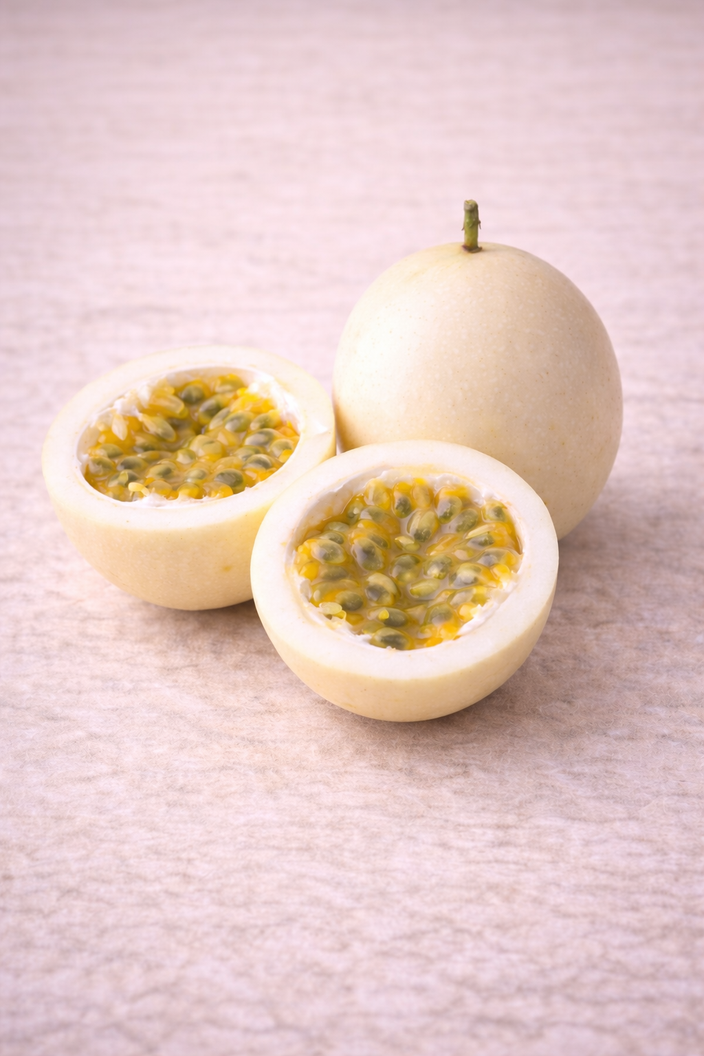 Fruits de la Passion Blanc (1kg) frais du marché de Rungis - Epicerie SIAM